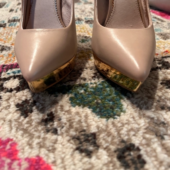 ZiGiny High Heels 5 inch Pump Size 8 - Picture 4 of 10